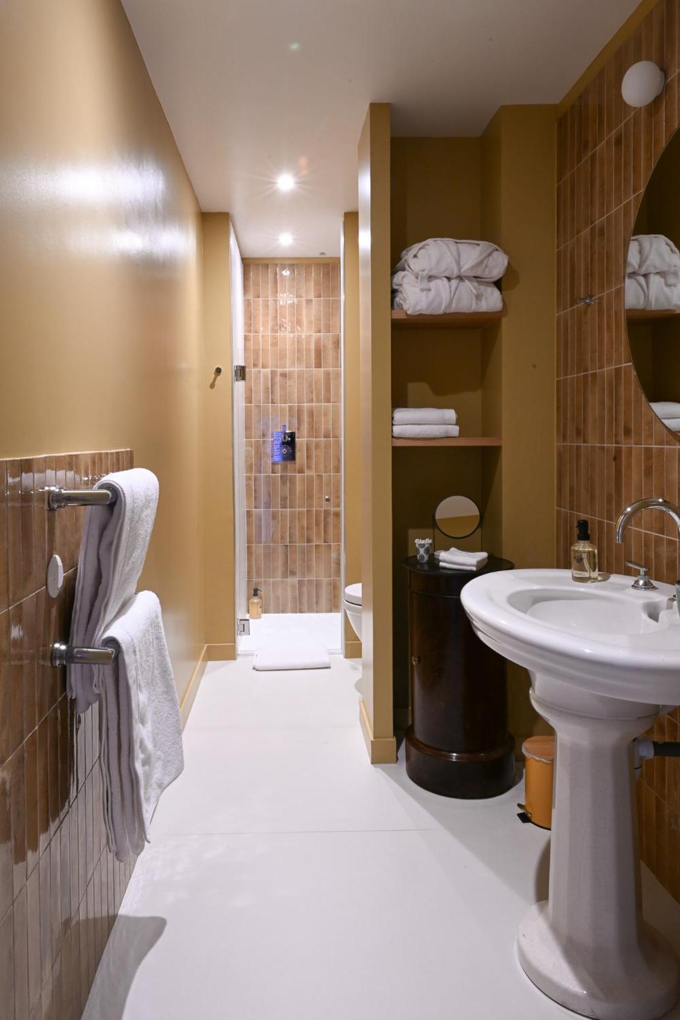 Hotel Les Pres Saint-Hilaire-le-Chatel Eksteriør bilde
