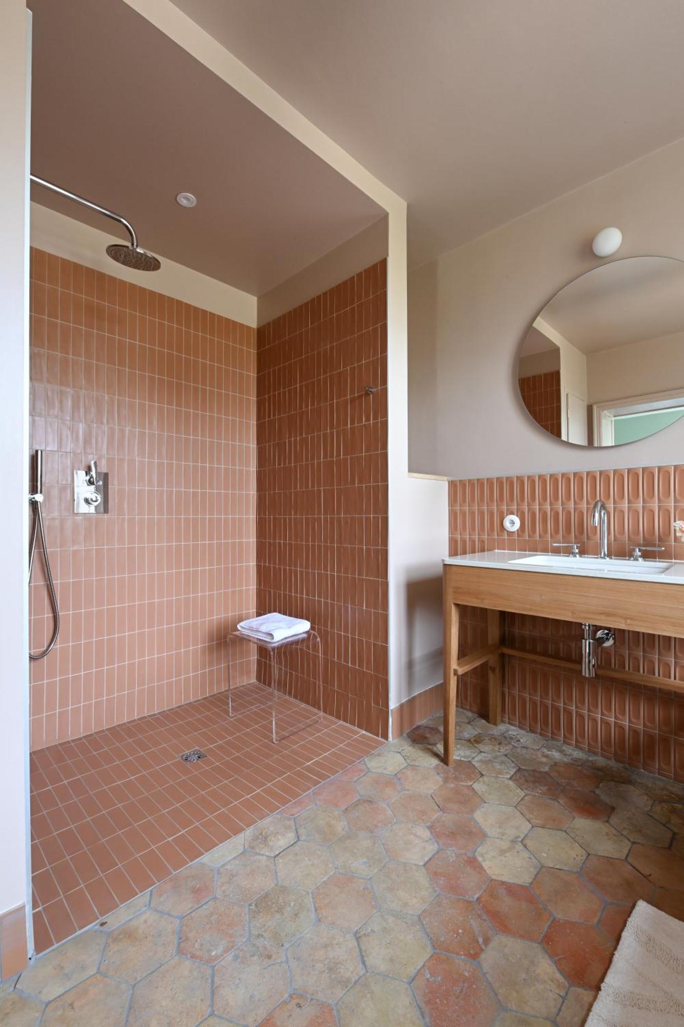 Hotel Les Pres Saint-Hilaire-le-Chatel Eksteriør bilde