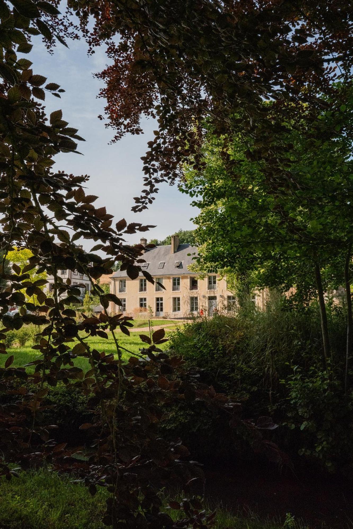 Hotel Les Pres Saint-Hilaire-le-Chatel Eksteriør bilde